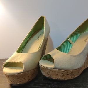 WET SEAL wedges size 9